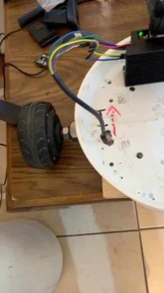 Integración de la base con ruedas y conexiones del driver